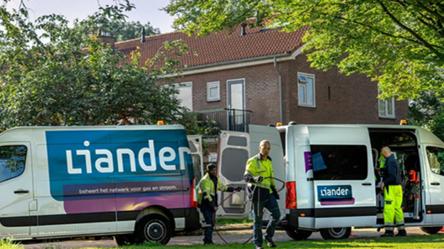 Liander werknemers zijn bezig met werkzaamheden