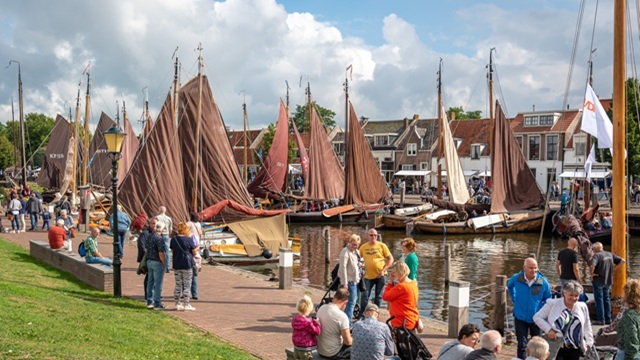 Botters liggen in de haven van Elburg tijdens de jaarlijkse botterdagen