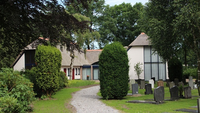 Aula op de begraafplaats Bovenweg