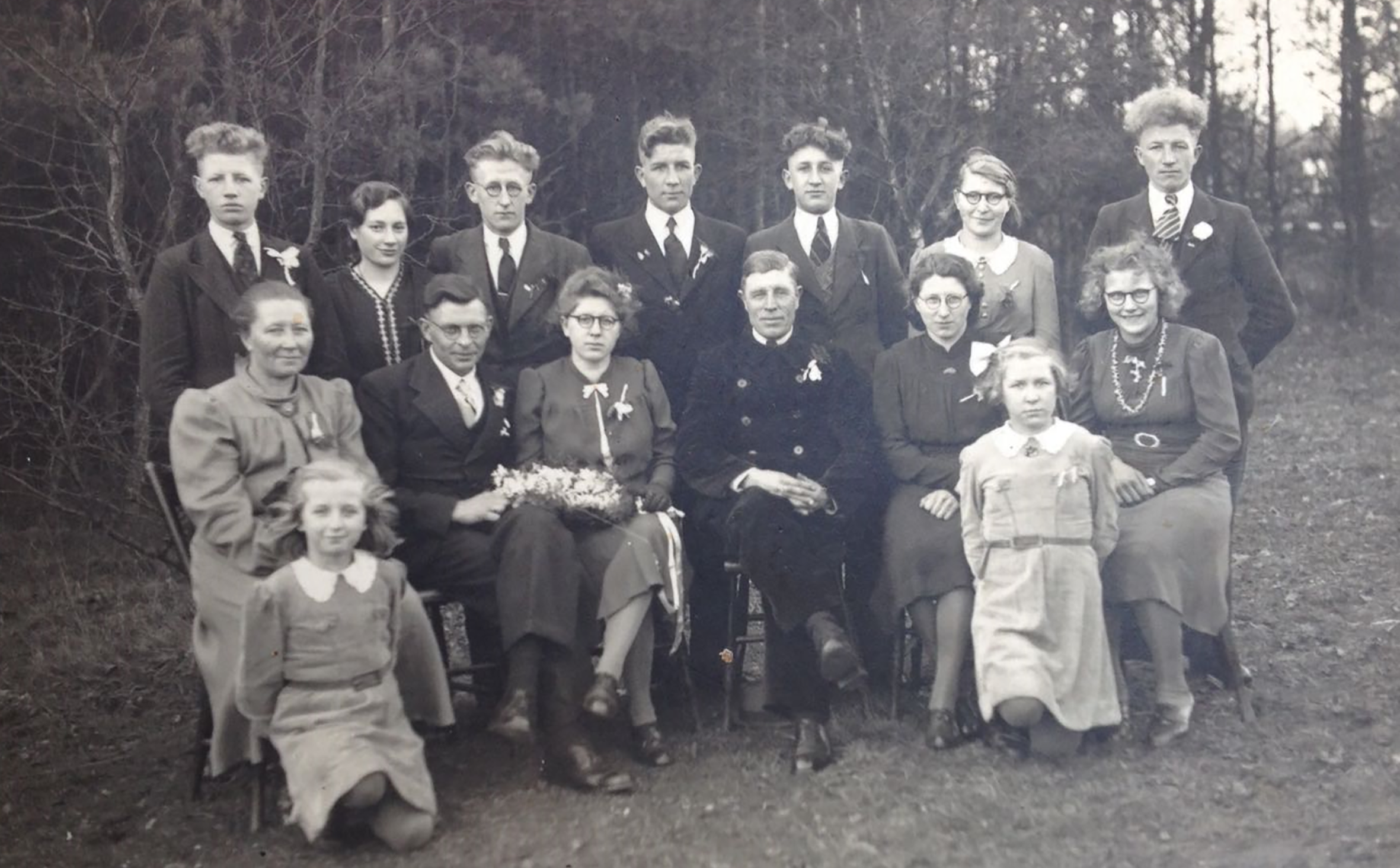 De familie Vlieger gefotografeerd in het voorjaar van 1945